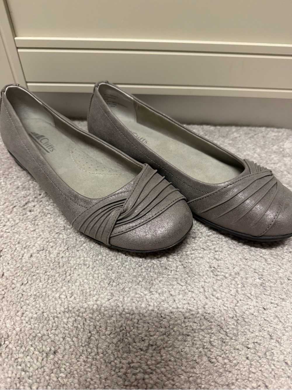 Cliffs by WHITE MOUNTAIN Gray Twisted-Toe Ballet Flats